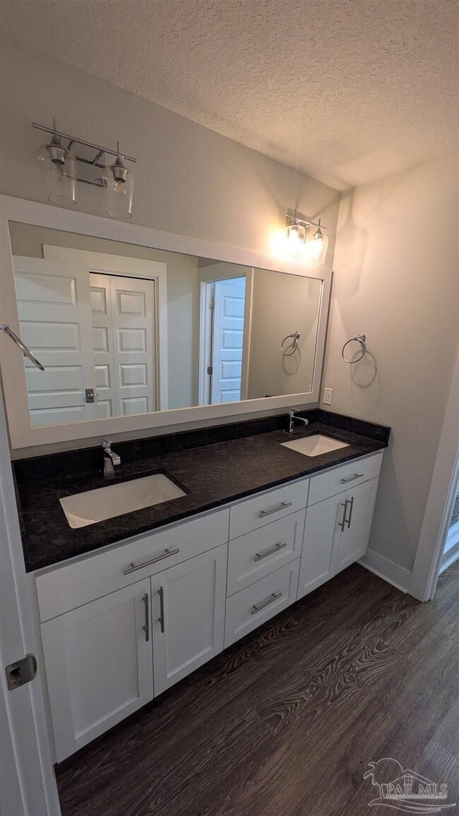 Building Photo - 226 Junction Ave