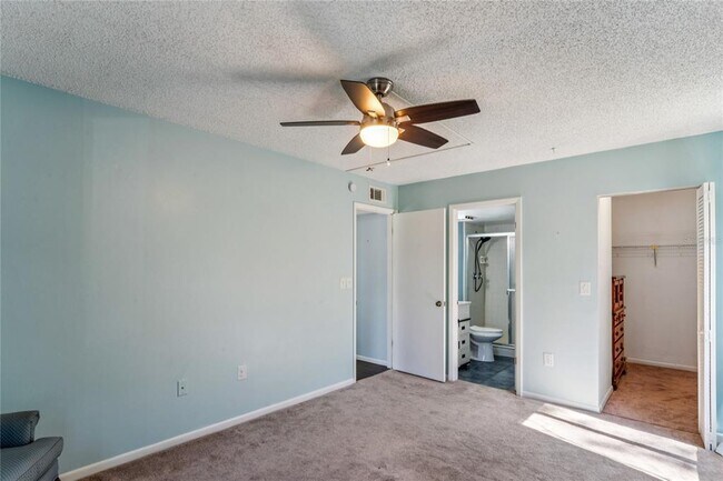 Building Photo - 3232 Lake Pine Way E