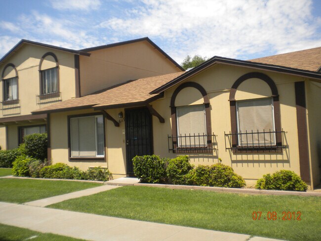 Building Photo - 3 Bed 2 Ba Condo