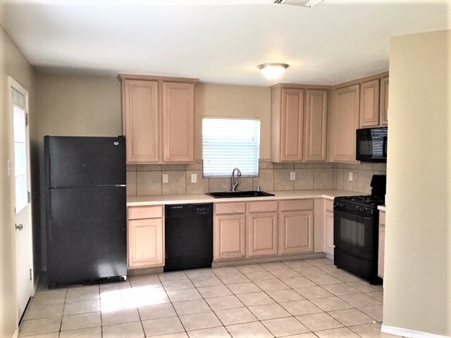 Building Photo - 20003 Mammoth Falls Dr