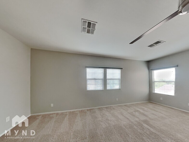 Building Photo - 3009 E Lynx Way