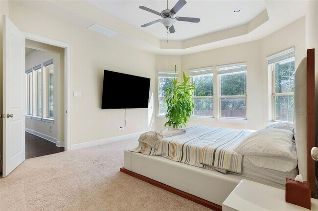 Building Photo - 228 Lockhart Lp