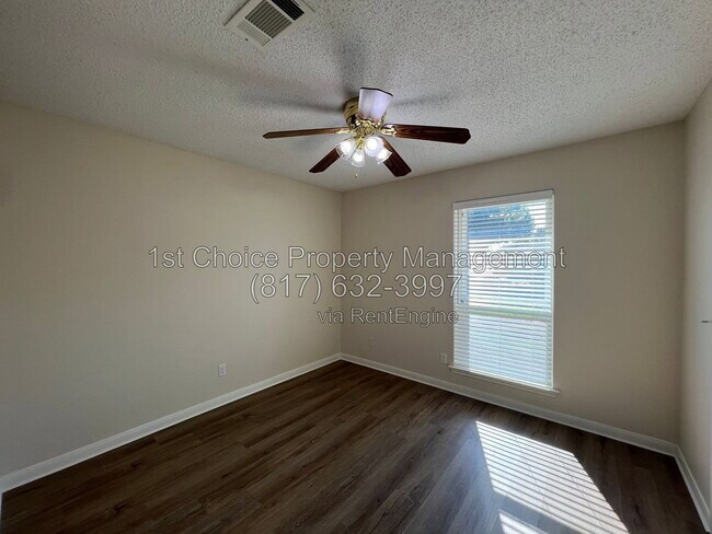 Building Photo - 7808 Mallard Ln
