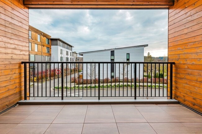 Building Photo - 706 Hanami Ln NE