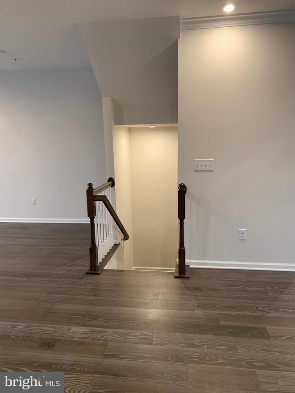 Building Photo - 111 Almond Dr