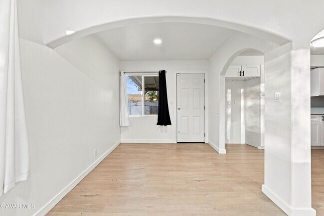 Building Photo - 38466 Sumac Ave