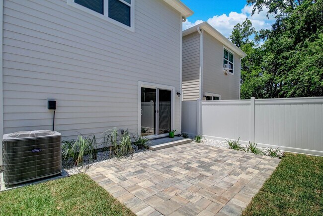 Building Photo - Amelia Island Cottage