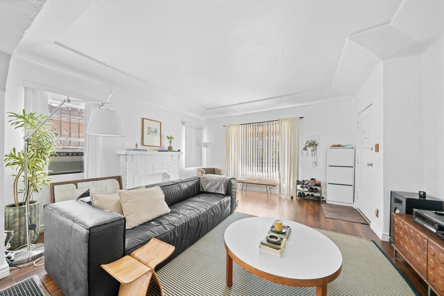 Building Photo - 5173 Pickford St