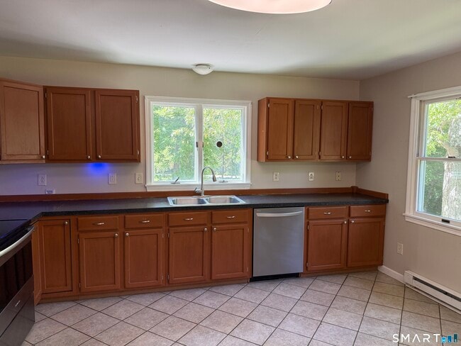 Building Photo - 308 Noank Ledyard Rd