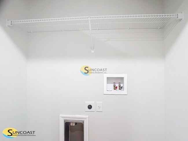 Building Photo - 4059 S Apopka Ave