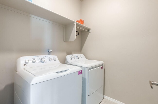 Building Photo - 2313 Melon Ridge Loop NE