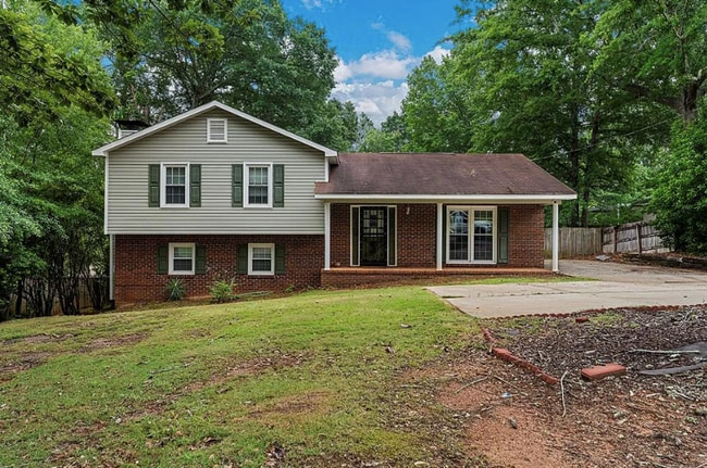 Building Photo - 4-bedroom, 2-bath home in the sought-after Autumn Ridge neighborhood