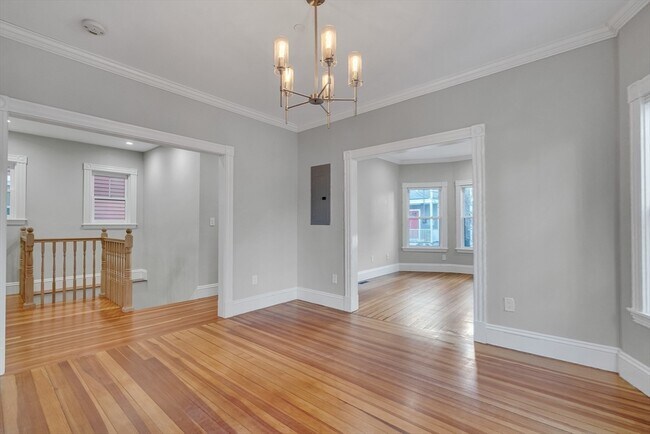 Building Photo - 16 Traymore St