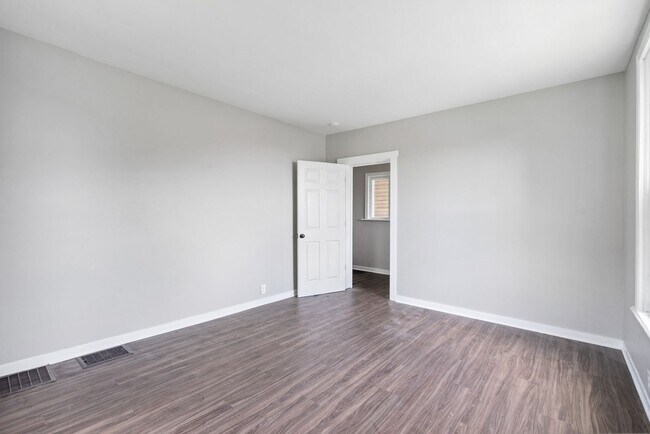 Building Photo - 325 Welsh Ave