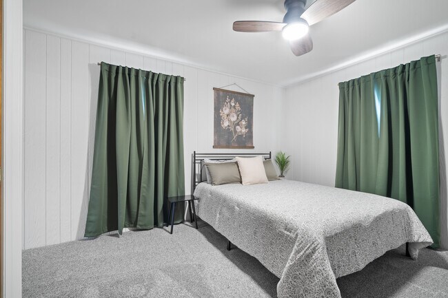 Building Photo - 1105 Julienne Dr