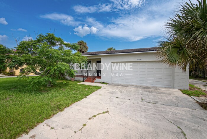 Building Photo - 130 Flamingo Ave
