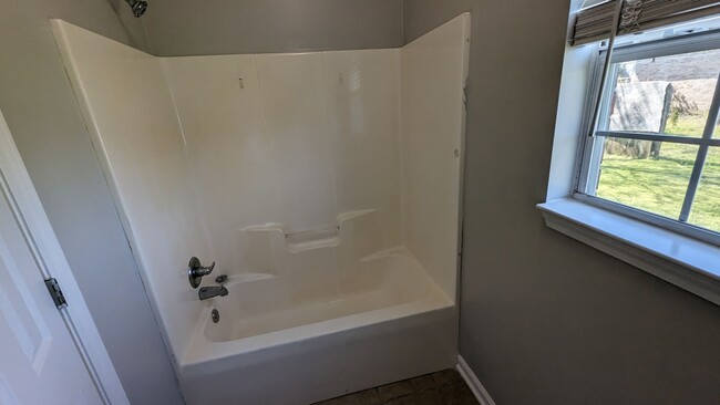 Building Photo - 3 BED 2 BATH located in Elberta