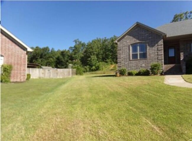 Building Photo - 18 Cains Cove
