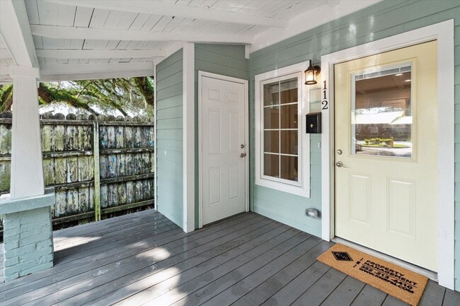 Building Photo - 1 Bedroom 1 Bathroom FALL 2025!