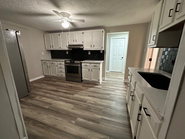 Building Photo - 349 W South St