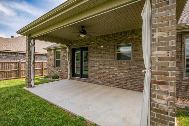 Building Photo - 870 Bob Glen Cir