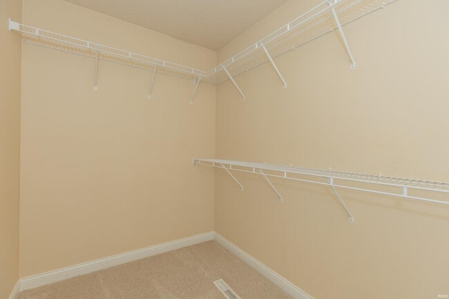 Building Photo - 10599 Tecumseh Dr