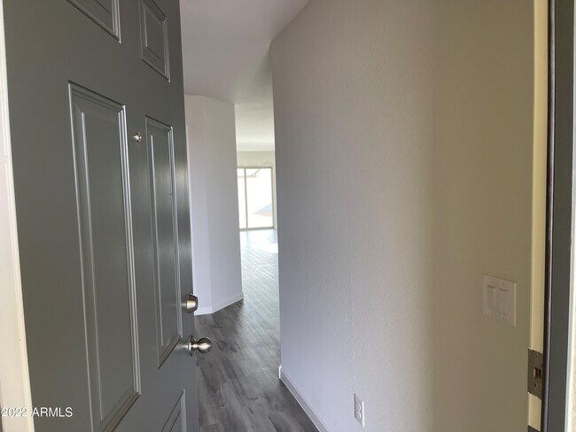 Building Photo - 2029 E Velvet Pl