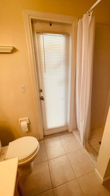 Building Photo - 1829 SW Hickock Terrace