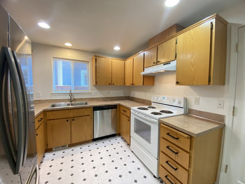 Dishwasher - 12733 SE 23rd Avenue