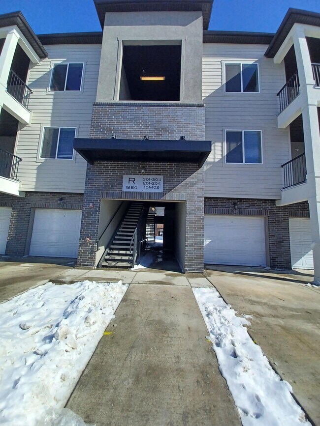 Building Photo - 1984 3410 N