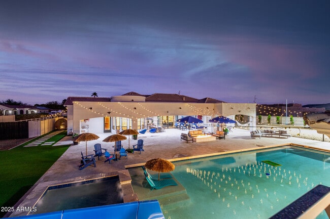 Building Photo - 2506 S 186th Dr