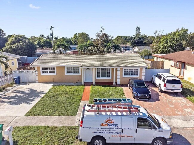 Building Photo - 17200 NW 51st Pl