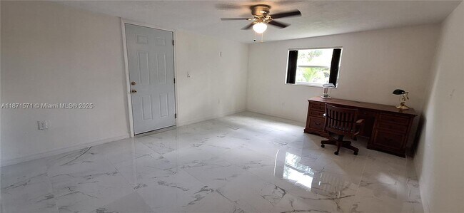 Building Photo - 15403 SW 107th Ct