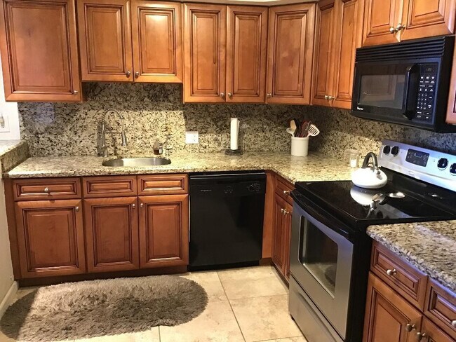 Building Photo - 2940 N Course Dr