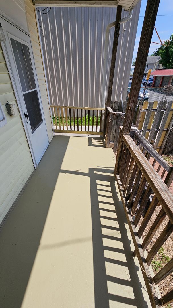 Building Photo - 3 Bedroom Duplex
