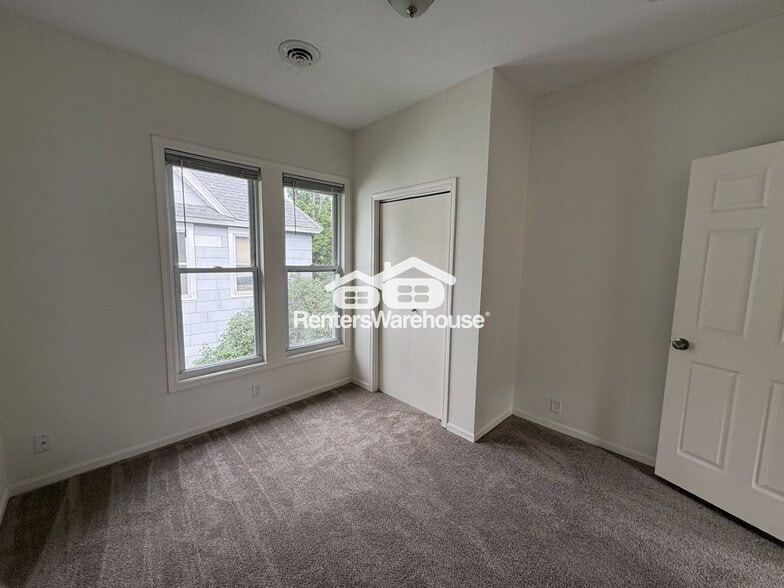 Building Photo - 708 Randolph Ave