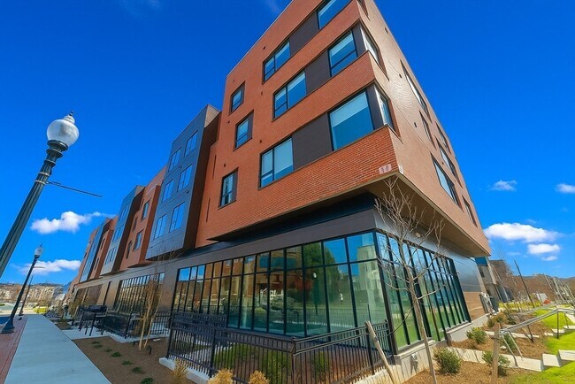 Primary Photo - 45 E Central St