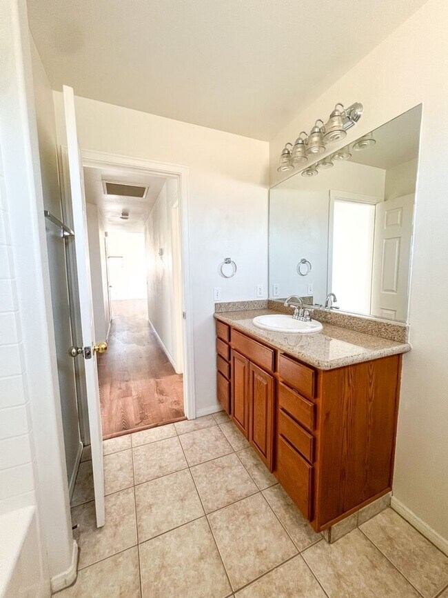 Building Photo - MOVE IN SPECIAL: $200 OFF FIRST MONTHS RENT!*