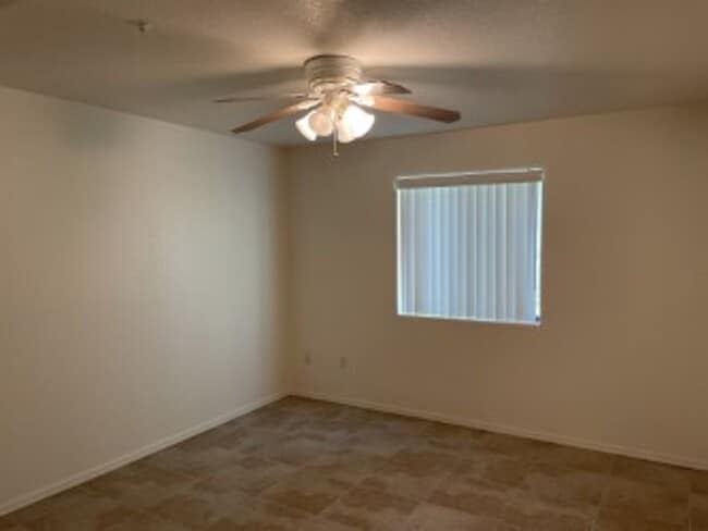 Building Photo - 711 Delta Dr