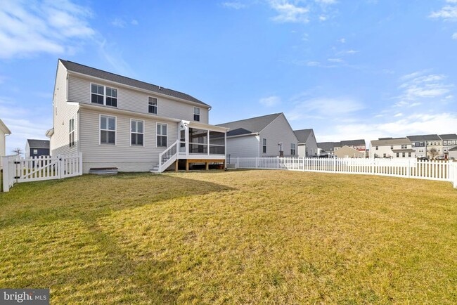 Building Photo - 513 Parkland Dr