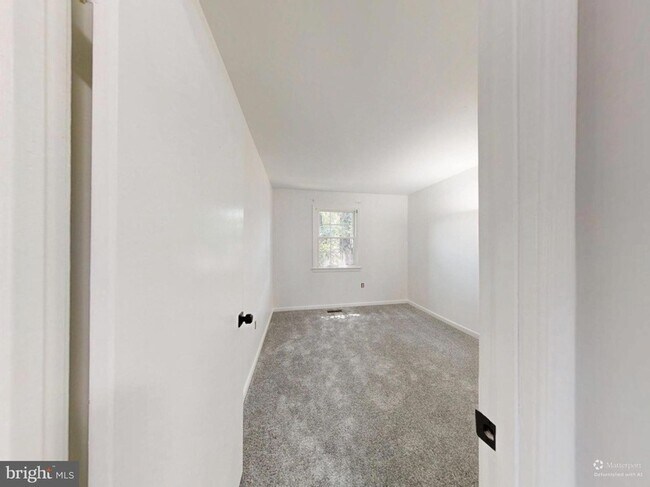 Building Photo - 8105 Kenova Ln