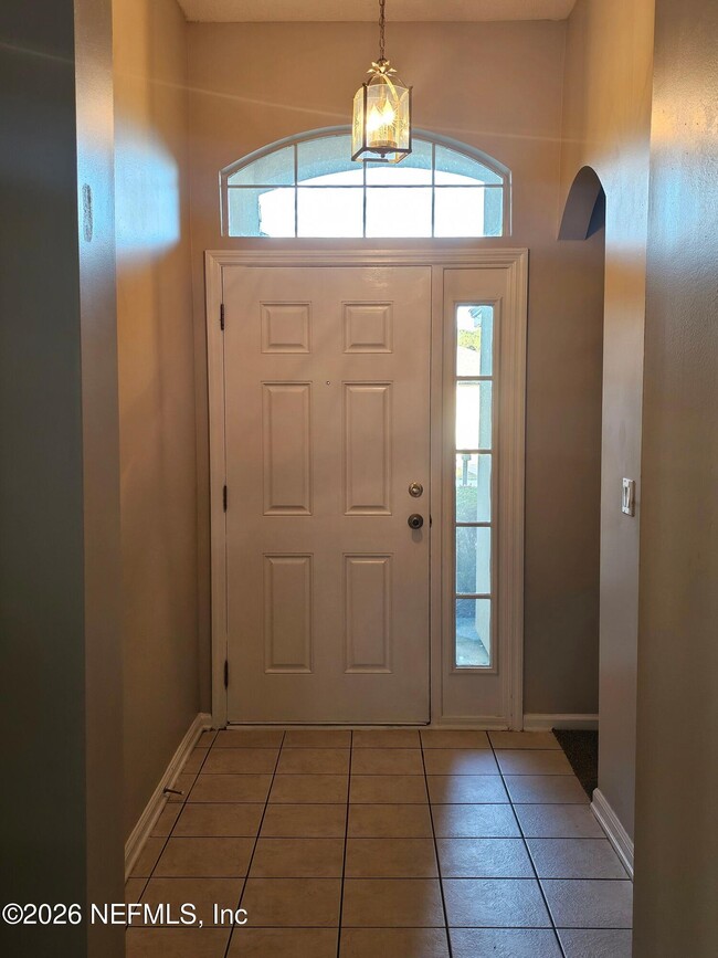 Building Photo - 1876 Creekview Dr