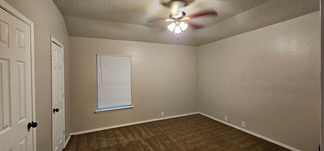 Building Photo - Spacious 2-story on a Quiet Cul-de-Sac