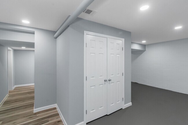 Building Photo - Your home awaits!