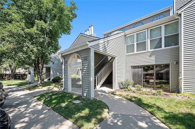 Building Photo - 8811 W 106th Ter