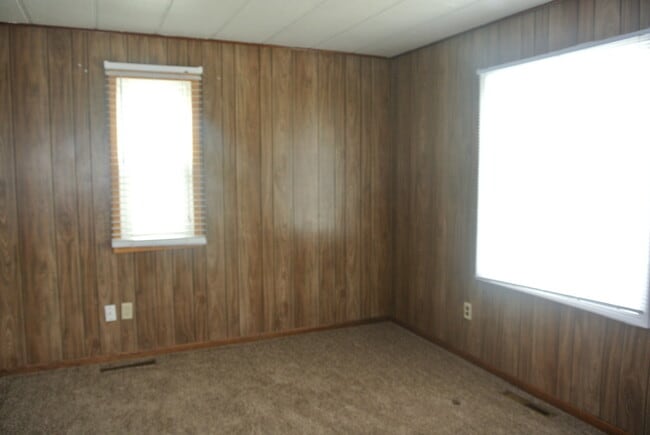 Building Photo - 510 Hiawatha St