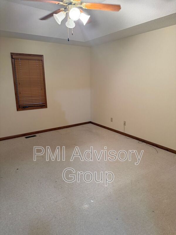 Building Photo - 4206 Hwy K4