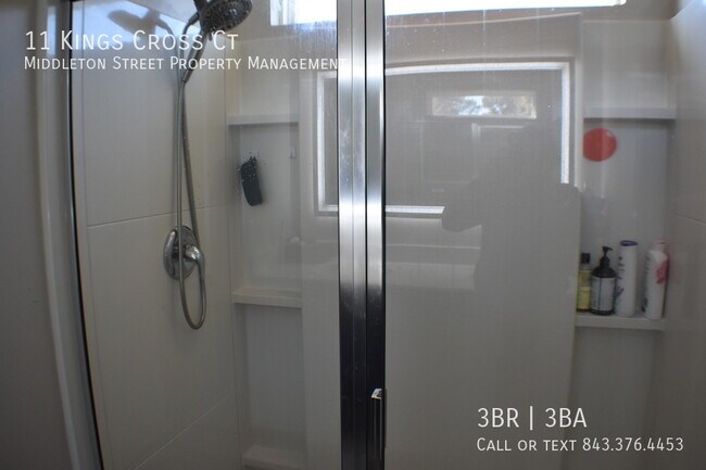 Building Photo - 11 King's Cross Ct