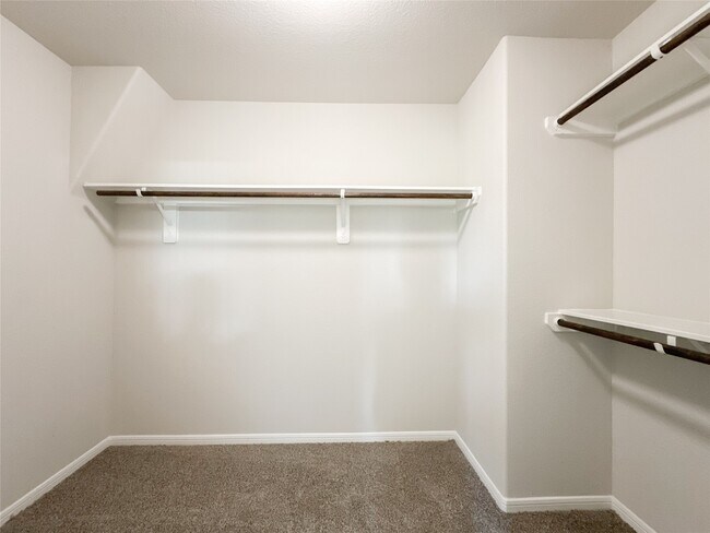 Building Photo - 105 Camelot Pl Ct