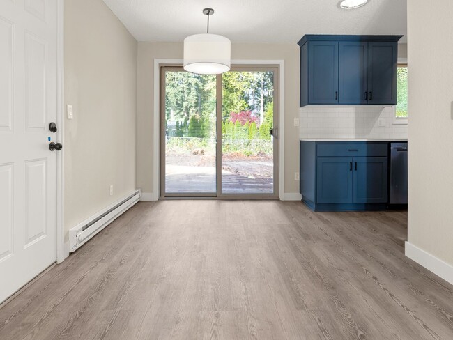Building Photo - Single-family 3 bedroom home available for...